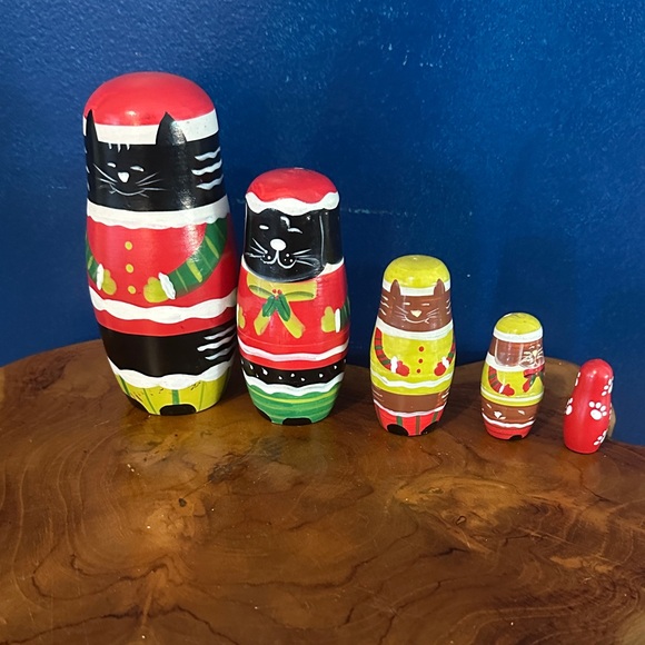 Set of 5 Wooden Nesting Christmas Cats Black & Brown Cats - Picture 1 of 8